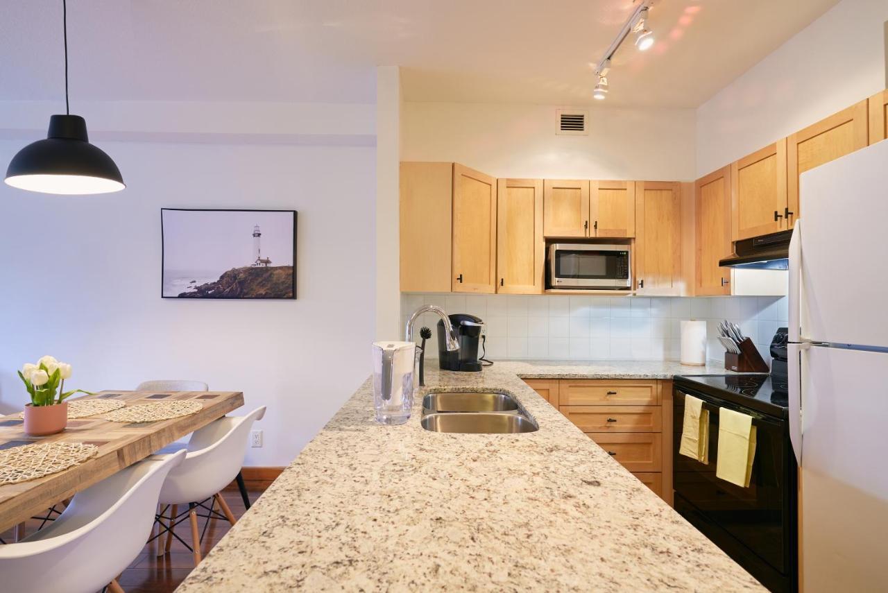Mtn View Escape With King Size Bed With Outdoor Pool - Banff Pass Included! Canmore Exterior foto