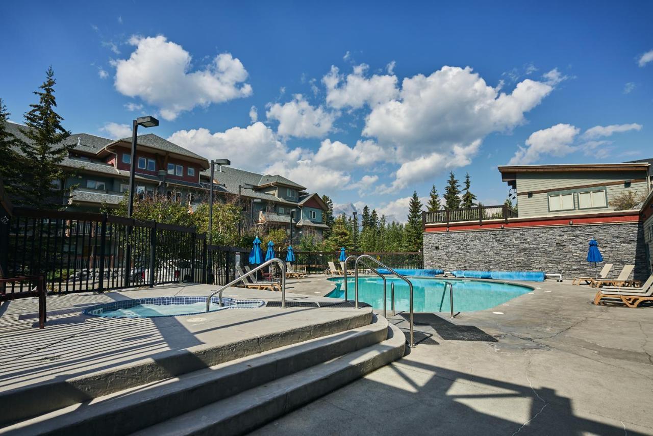Mtn View Escape With King Size Bed With Outdoor Pool - Banff Pass Included! Canmore Exterior foto